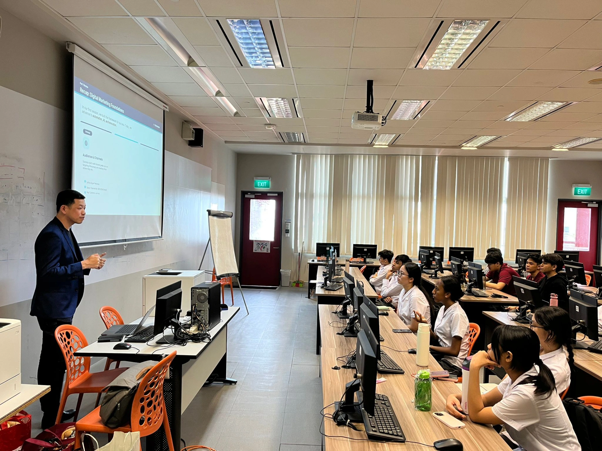 Our SEO Director Mr Terence Sim sharing to his class at ITE College East.
